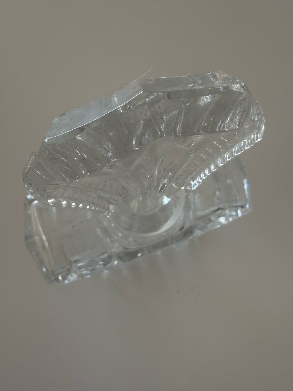 Vintage Art Deco Pressed Glass Clear Perfume Bottle With Fan Style Stopper - Picture 5 of 14